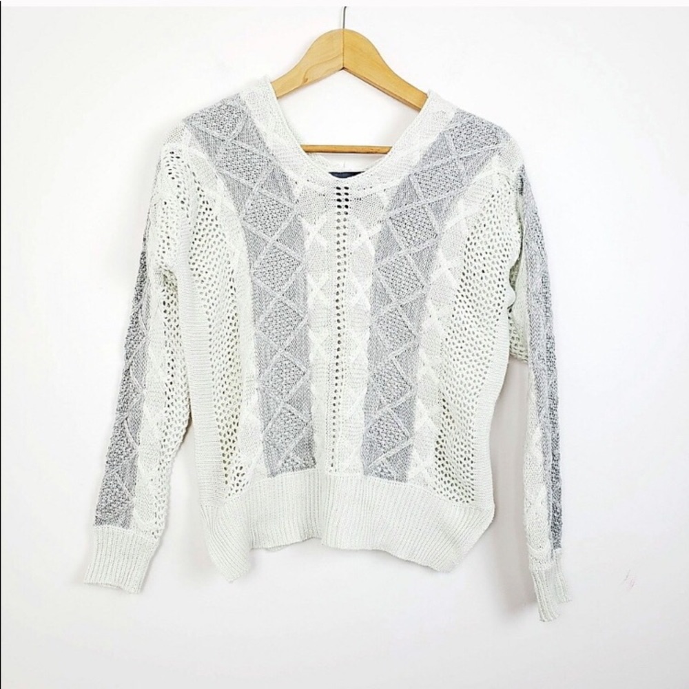 ✨Grey and white knitted sweater